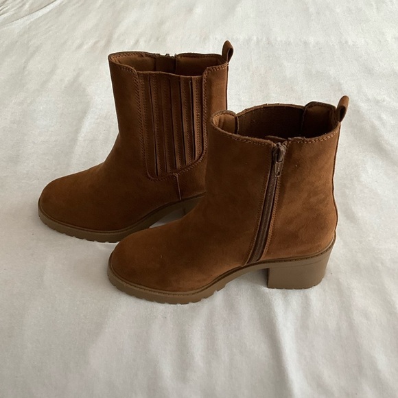 Brown Sonoma Chelsea Ankle Boots size 7 - Picture 2 of 5